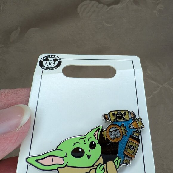 Disney Pins Star Wars Grogu Halloween Candy Pin, NWT! - Picture 4 of 4
